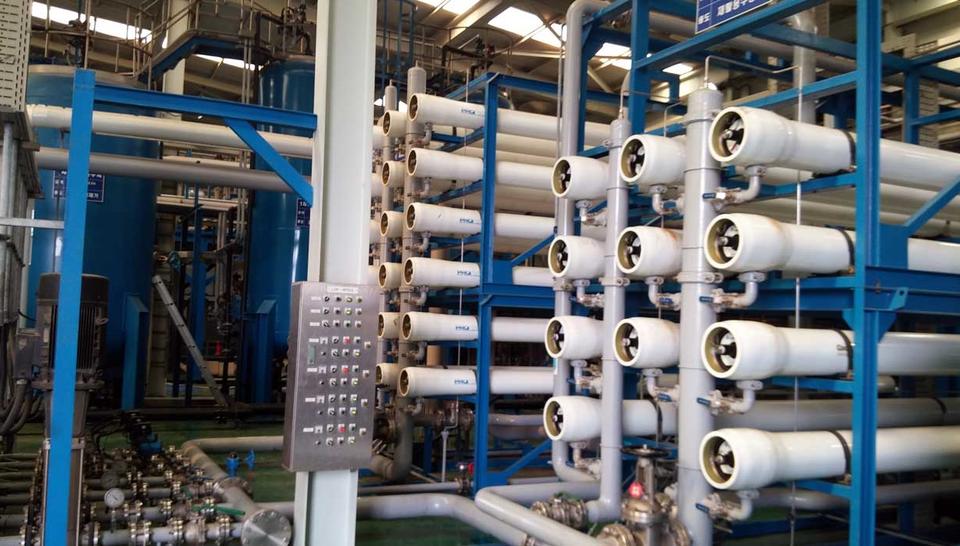 First-stage RO treatment units in Hyundai Transys, providing optimized industrial water treatment.