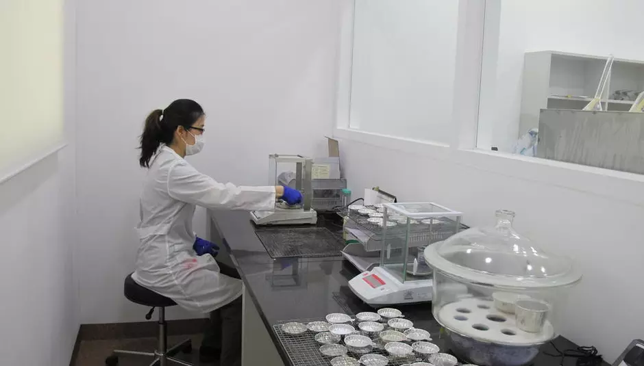 Veolia Analysis Center